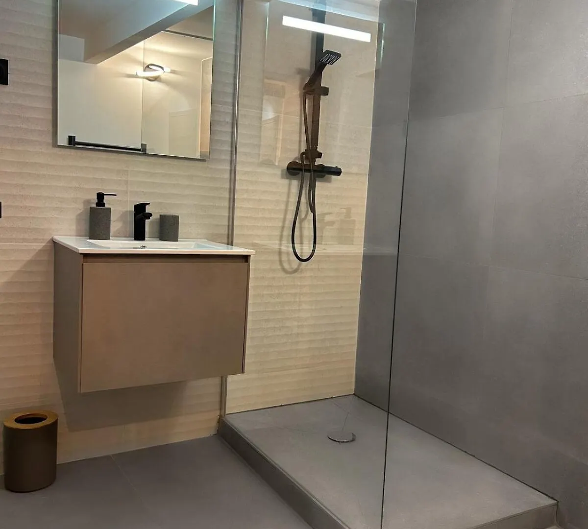 3P Luxueux Au Coeur Du Vieil Antibes Apartment France